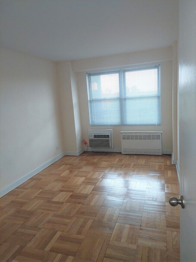 Foto del edificio - 98-01 67th Ave