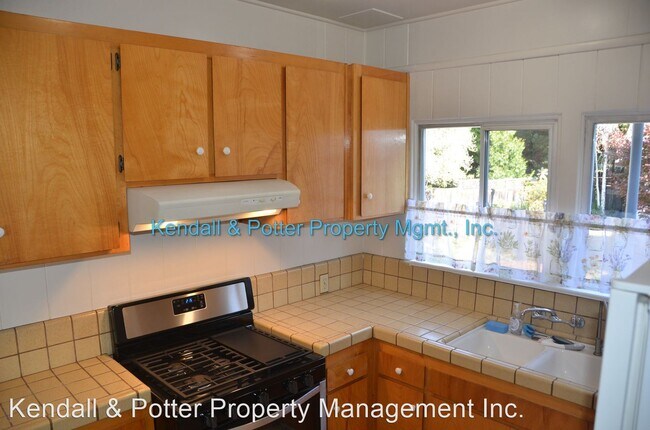 Building Photo - 2 br, 1 bath House - 304 Park Way (Front)