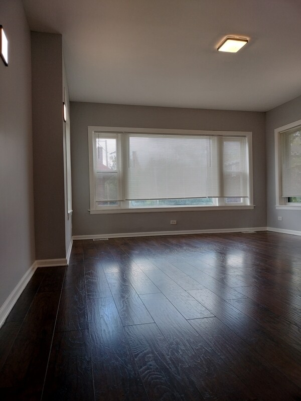 Building Photo - 2525 E 72nd Pl