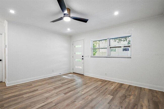 Foto del edificio - 779 12th Ave N