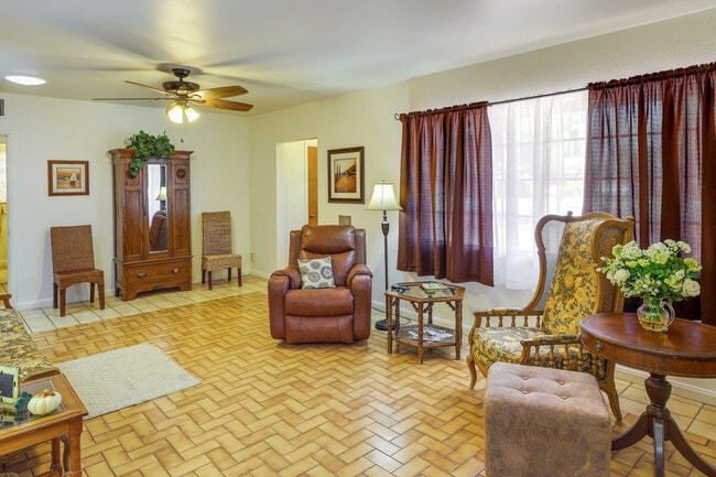 Foto del edificio - 331 W Windsor Ave