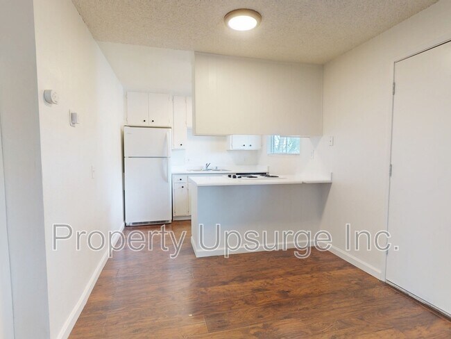 Foto del edificio - 445 Nelson Ave