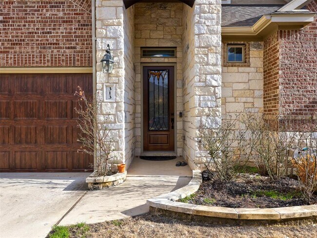Building Photo - 313 Cross Timbers Dr