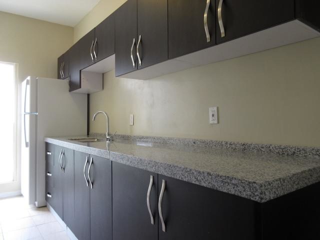 Building Photo - 2 bedroom in Los Angeles CA 90005