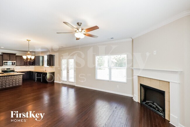 Foto del edificio - 7009 Elm Crest Cir