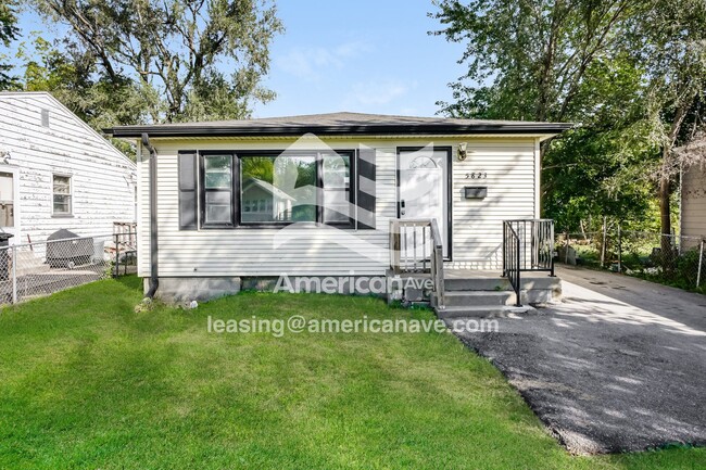 Building Photo - 5823 N 27th Ave