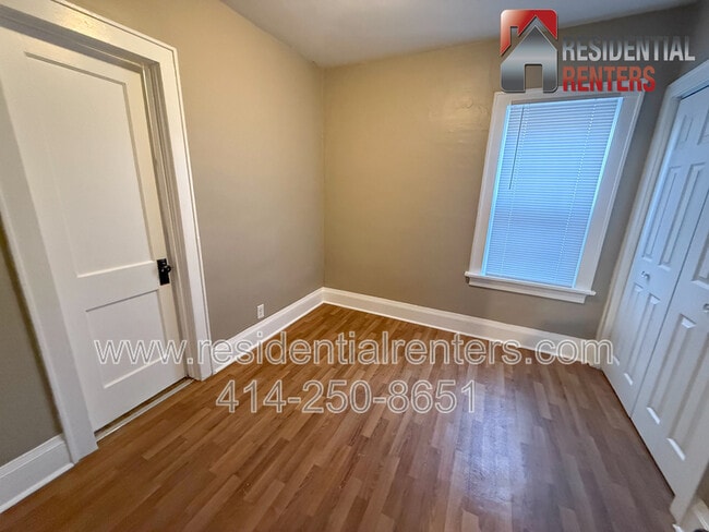 Building Photo - 1637 S 68th St