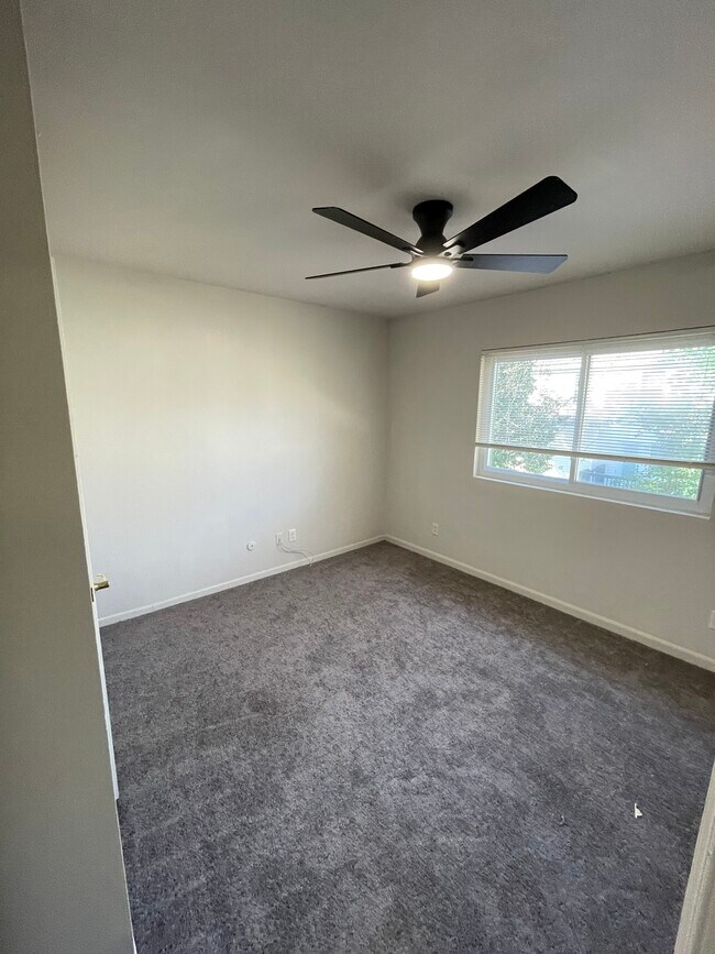 Foto del edificio - 3217 Dunkirk Ave