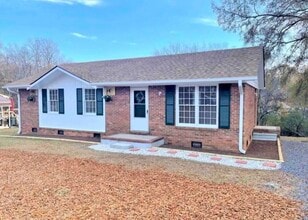 Building Photo - 214 Bedford Dr