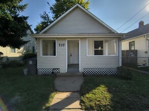 Building Photo - 737 Ave F