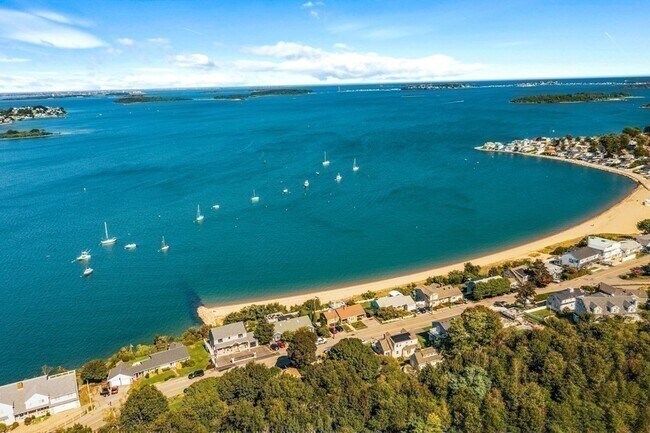 Foto del edificio - 85 Regatta Rd