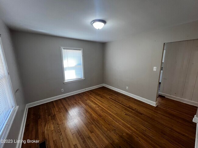 Foto del edificio - 1002 Meadow Hill Rd