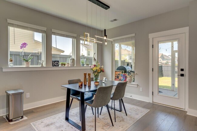 Foto del edificio - 115 Sandy Bend Ln