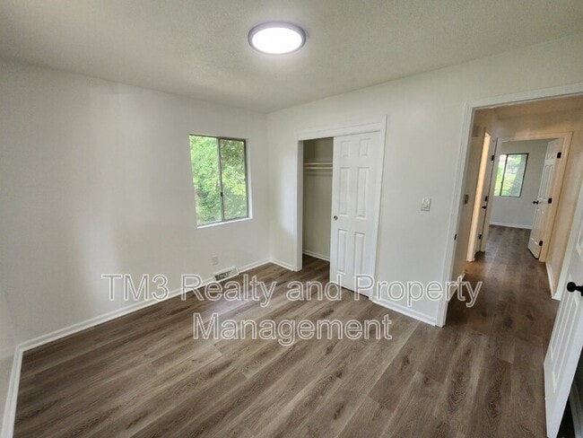 Building Photo - 1705 N 76th Ter