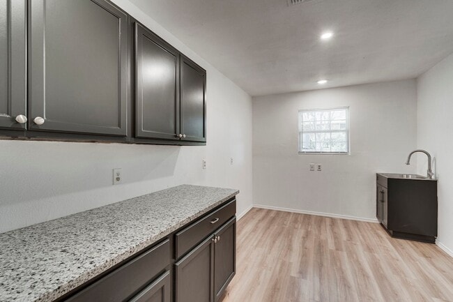 Photo - 3403 Sheffield Dr House