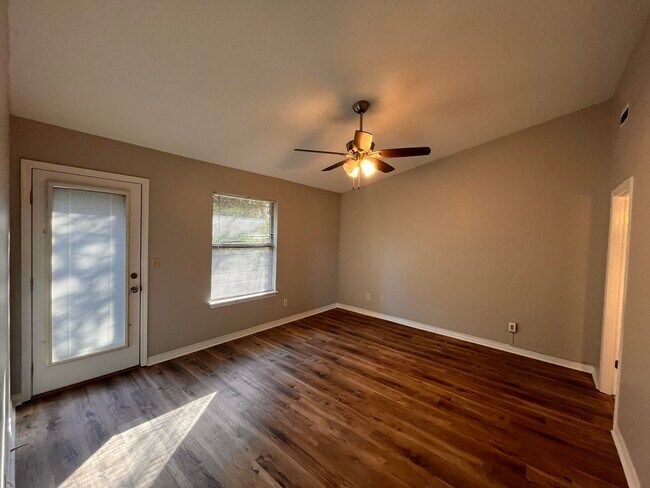 Building Photo - 310 Fairwood Dr