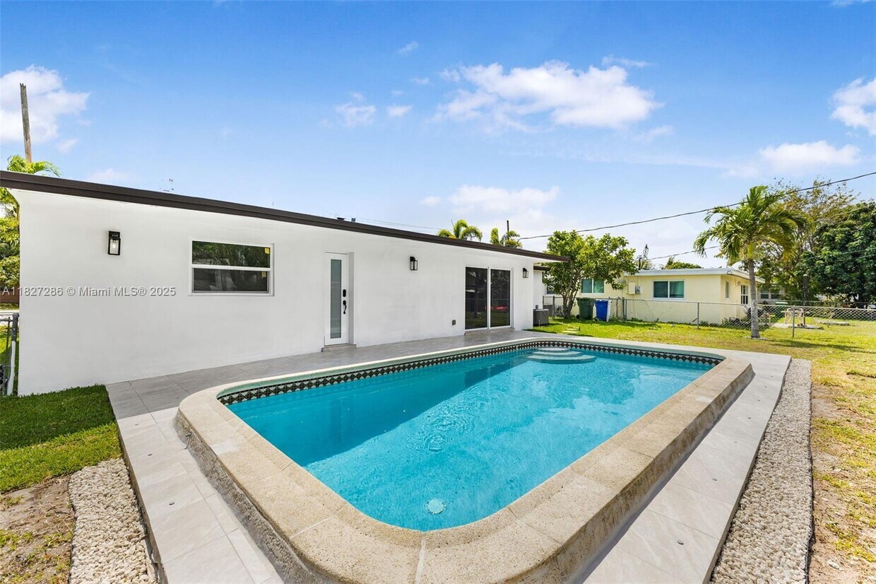 Foto principal - 6335 Southgate Blvd