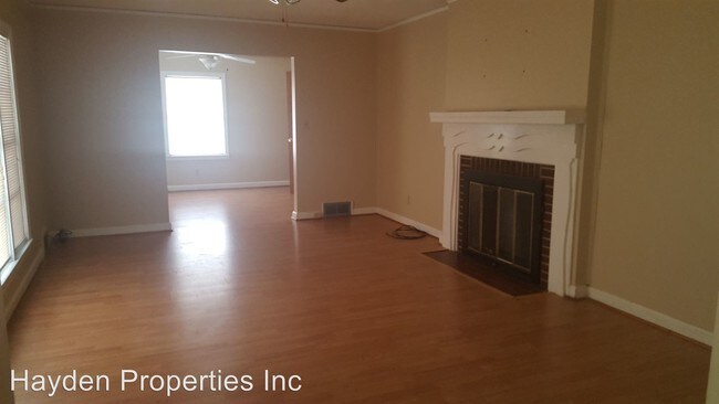 Building Photo - 1225 S Long Dr