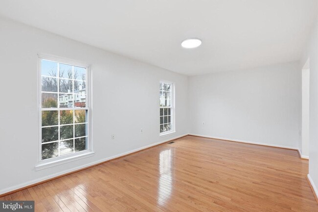 Building Photo - 5001 Lambsgate Ln