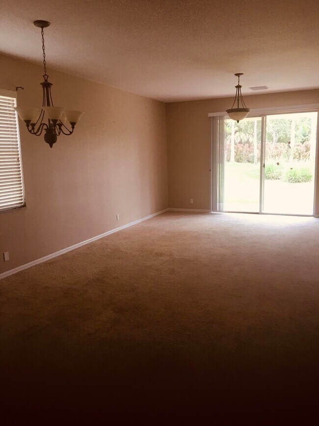 Foto del edificio - 217 SW Maclay Way