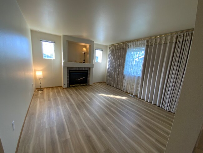 Building Photo - 7415 Village Dr E