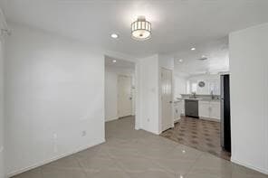 Foto del edificio - 50 Thicket Grove Pl