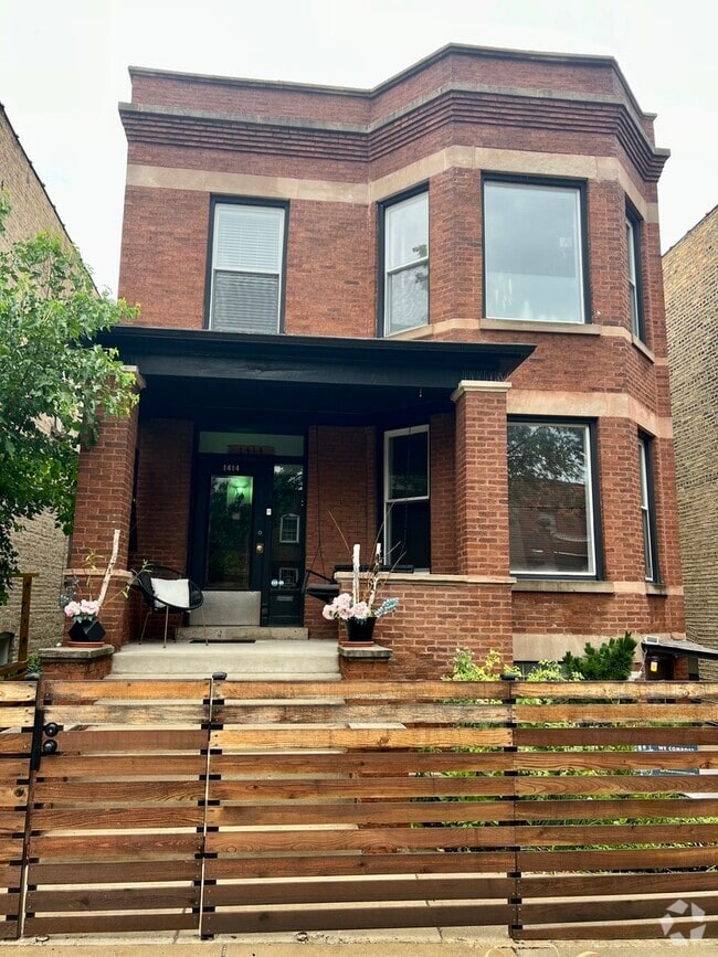 Building Photo - 1414 W Winnemac Ave