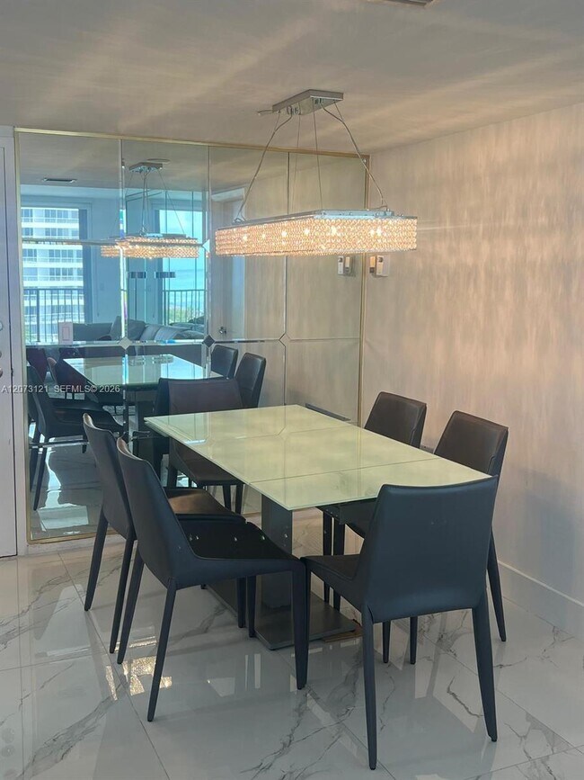 Foto del edificio - 9273 Collins Ave