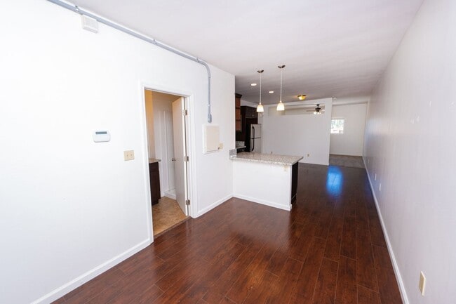 Building Photo - La Mesa Pacific