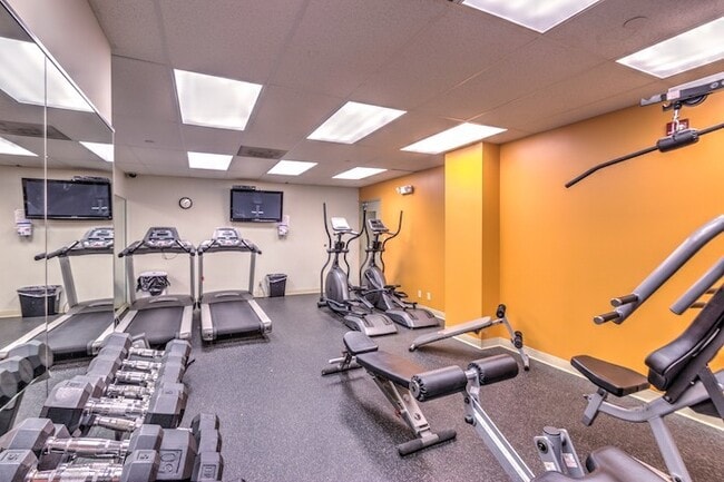 Interior Photo - 4616 Lindell Blvd. (Carleton Apt)