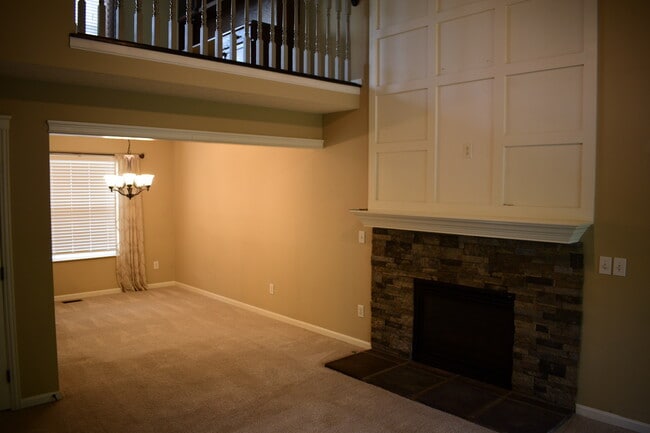 Building Photo - 7713 Alexandra Dr
