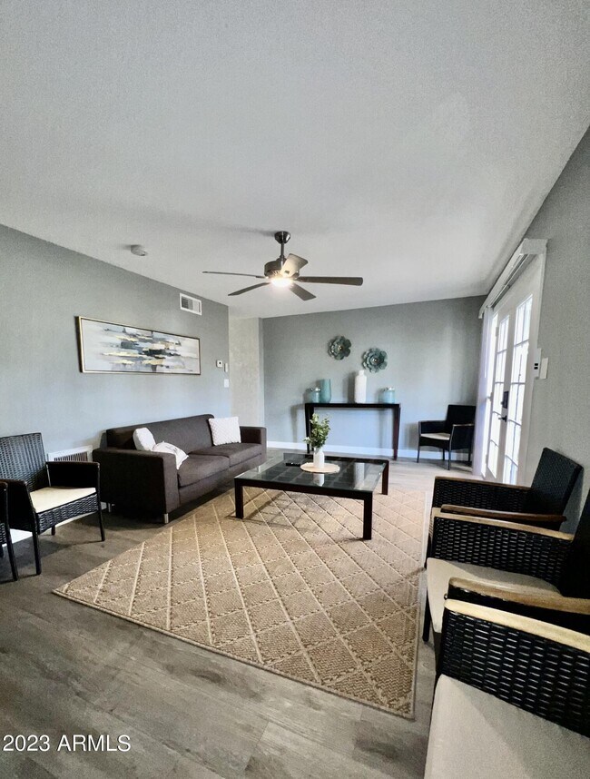 Foto del edificio - 4460 E Belleview St