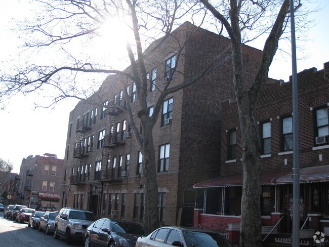 Building Photo - 180 E 93rd St