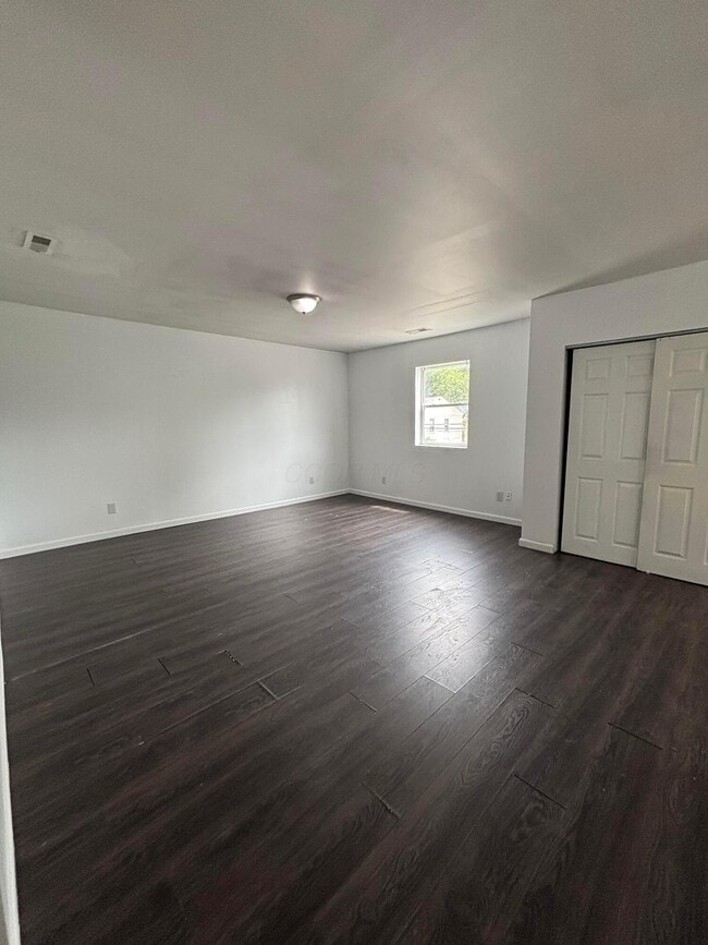 Building Photo - 836 S Hamilton Rd