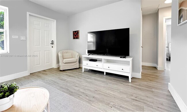 Foto del edificio - 528 SW 4 Ave