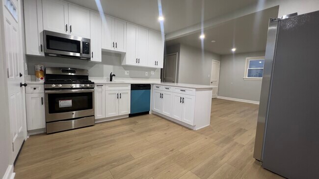 Building Photo - 13020 Estelle Rd