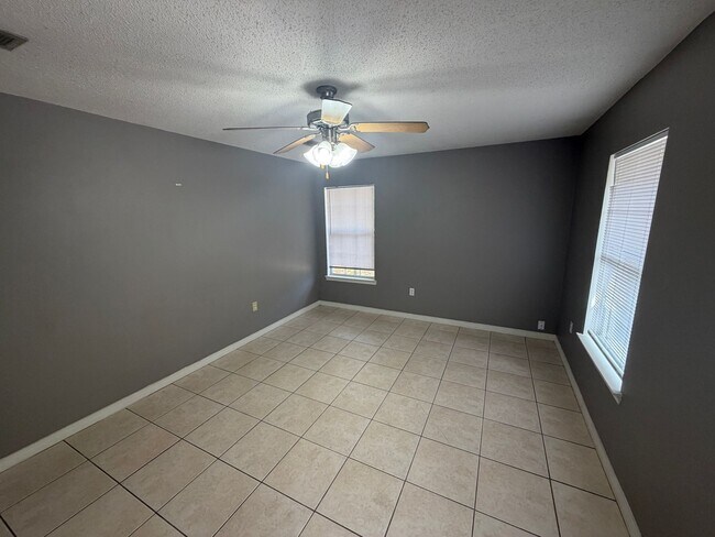 Foto del edificio - Updated Duplex In the heart of Niceville!