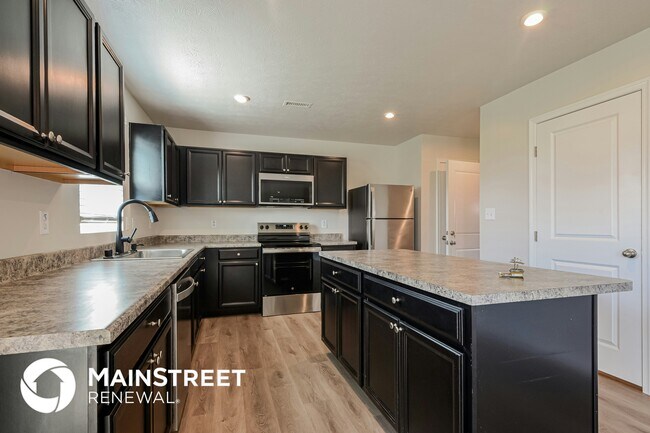 Building Photo - 13820 N Cardonia Dr