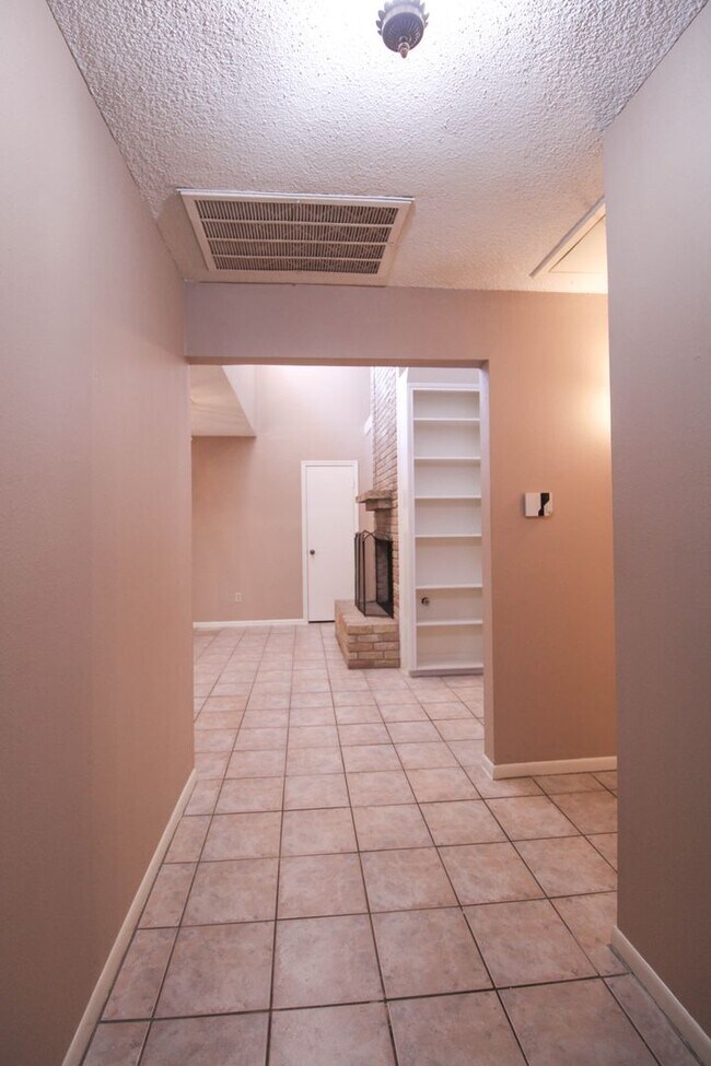 Foto del edificio - 10323 Quail Meadow St