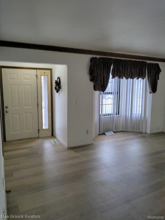 Foto del edificio - 69 Meadow Wood Dr