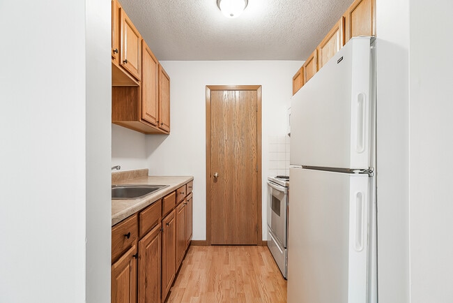 Building Photo - Hickman Hill Apartments HEAT & WATER INCLUDED
