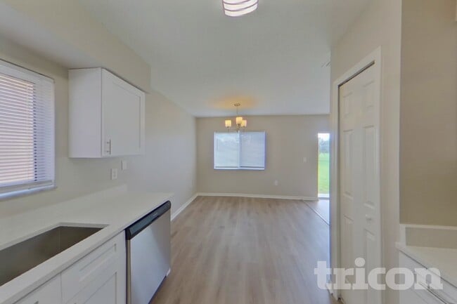 Building Photo - 13130 Fennway Ridge Dr