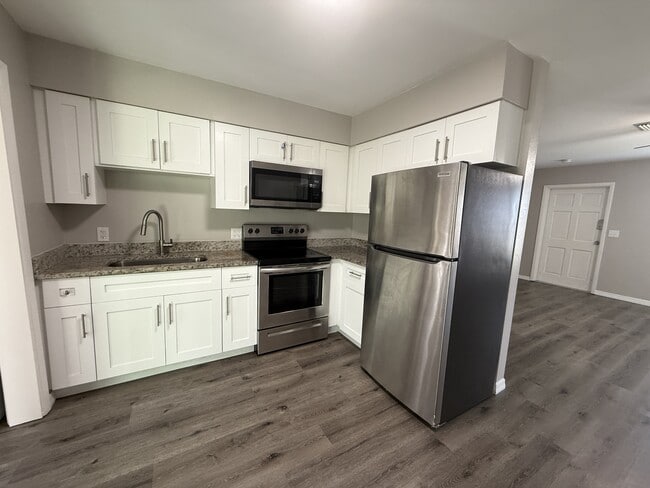 Foto del edificio - 518 Briarwood Rd