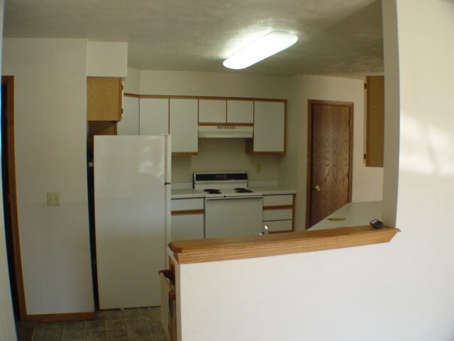 Building Photo - 2700 Sunset Blvd