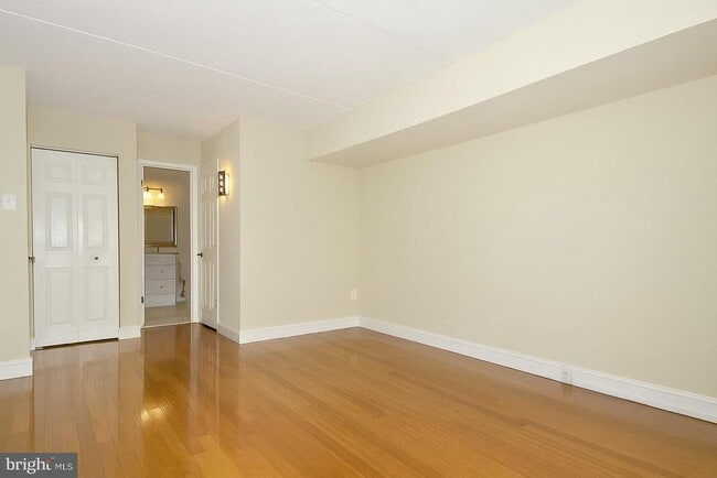 Foto del edificio - 6300 Stevenson Ave