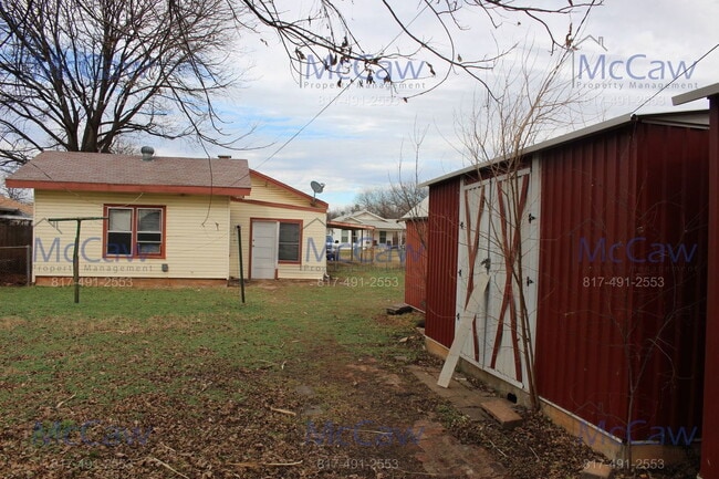 Building Photo - 3009 Hollywood Ave