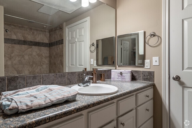 1BR, 1BA - 792SF - Summer House