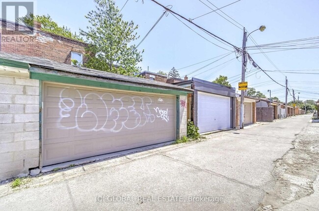 Building Photo - 142 Grace St