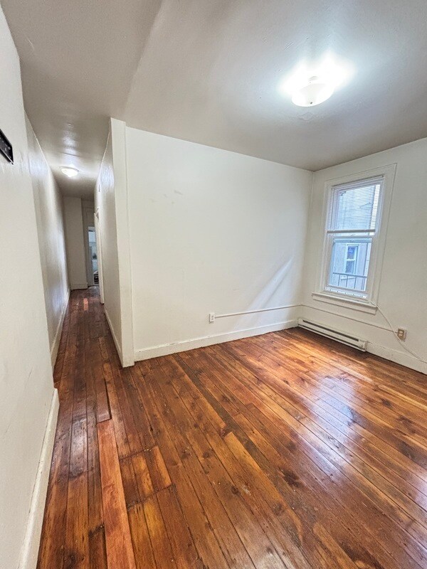Foto principal - 156 E Walnut St