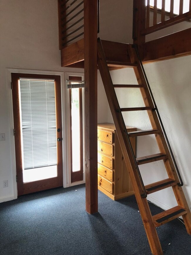 Foto del edificio - 6535 El Nido Ln